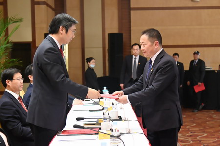 蘇鹽集團(tuán)黨委召開2021年度全面從嚴(yán)治黨工作會(huì)議 蘇鹽集團(tuán)黨委召開2021年度全面從嚴(yán)治黨工作會(huì)議