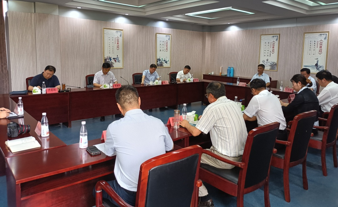 蘇鹽集團黨委書記、董事長章朝陽赴揚州鎮(zhèn)江鹽業(yè)公司調(diào)研